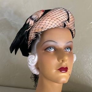 EXQUISITE 1940s' BROWN STRAW HAT - PINK FEATHER TRIM + FEATHER "BIRD" +  VEIL